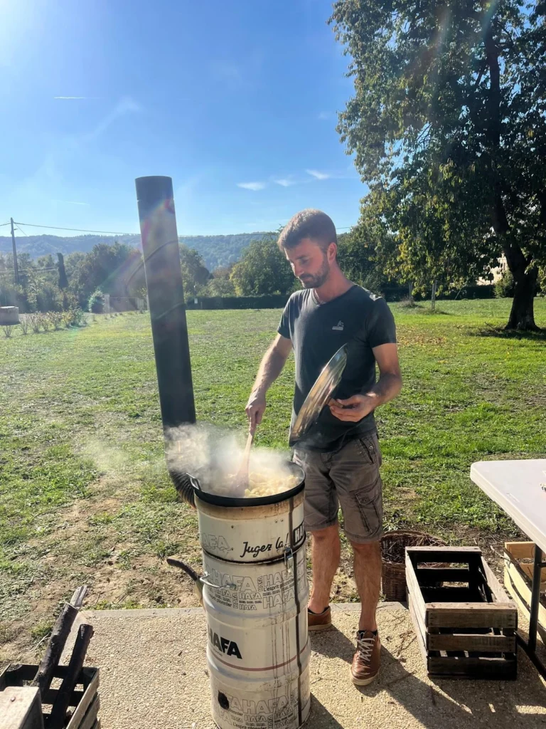 Cuisson sur le Rocket stove.